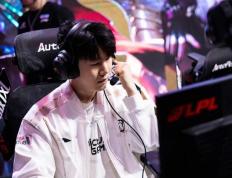 28circle-TheShy回归赛场，大胜首场状态亮眼，C9观众沸腾！的简单介绍