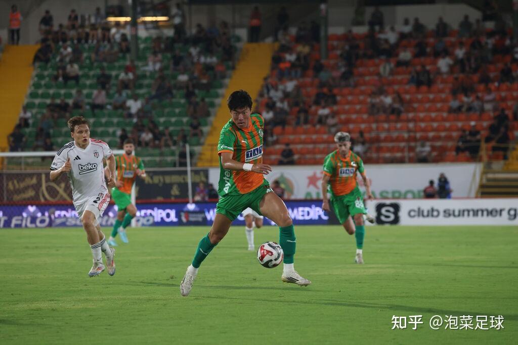 28circle-今晨斯图加特备战欧篮联；回应争议细节流出；管理层满意；球探报告显示潜力(斯图加特德国杯战绩)